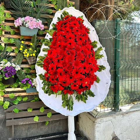 Kırmızı Çelenk